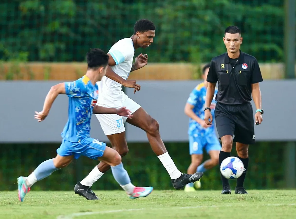 Đội hình ngoại binh xuất phát, CLB Thép Xanh Nam Định thắng đậm tuyển Việt Nam Đội hình ngoại binh xuất phát, CLB Thép Xanh Nam Định thắng đậm tuyển Việt Nam