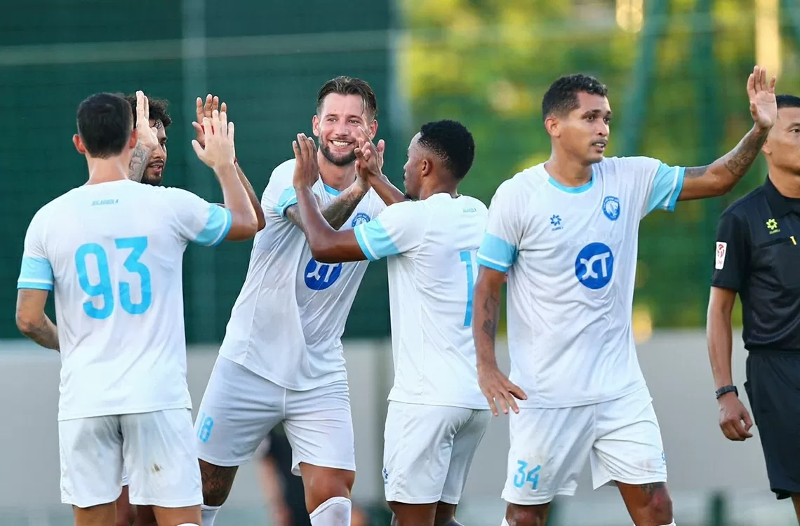 Đội hình ngoại binh xuất phát, CLB Thép Xanh Nam Định thắng đậm tuyển Việt Nam