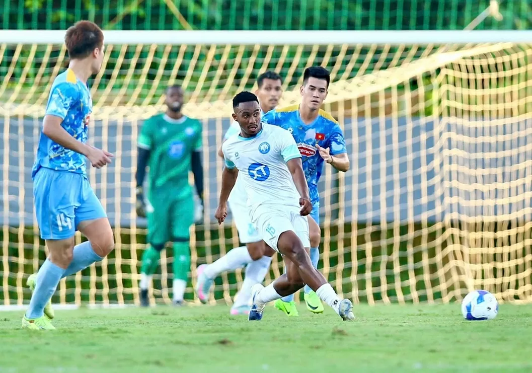 Đội hình ngoại binh xuất phát, CLB Thép Xanh Nam Định thắng đậm tuyển Việt Nam