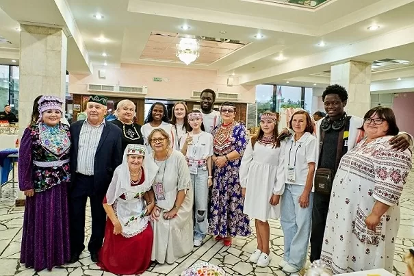 Sinh viên Việt Nam giao lưu và trải nghiệm trên cung đường cao tốc mới của nước Nga