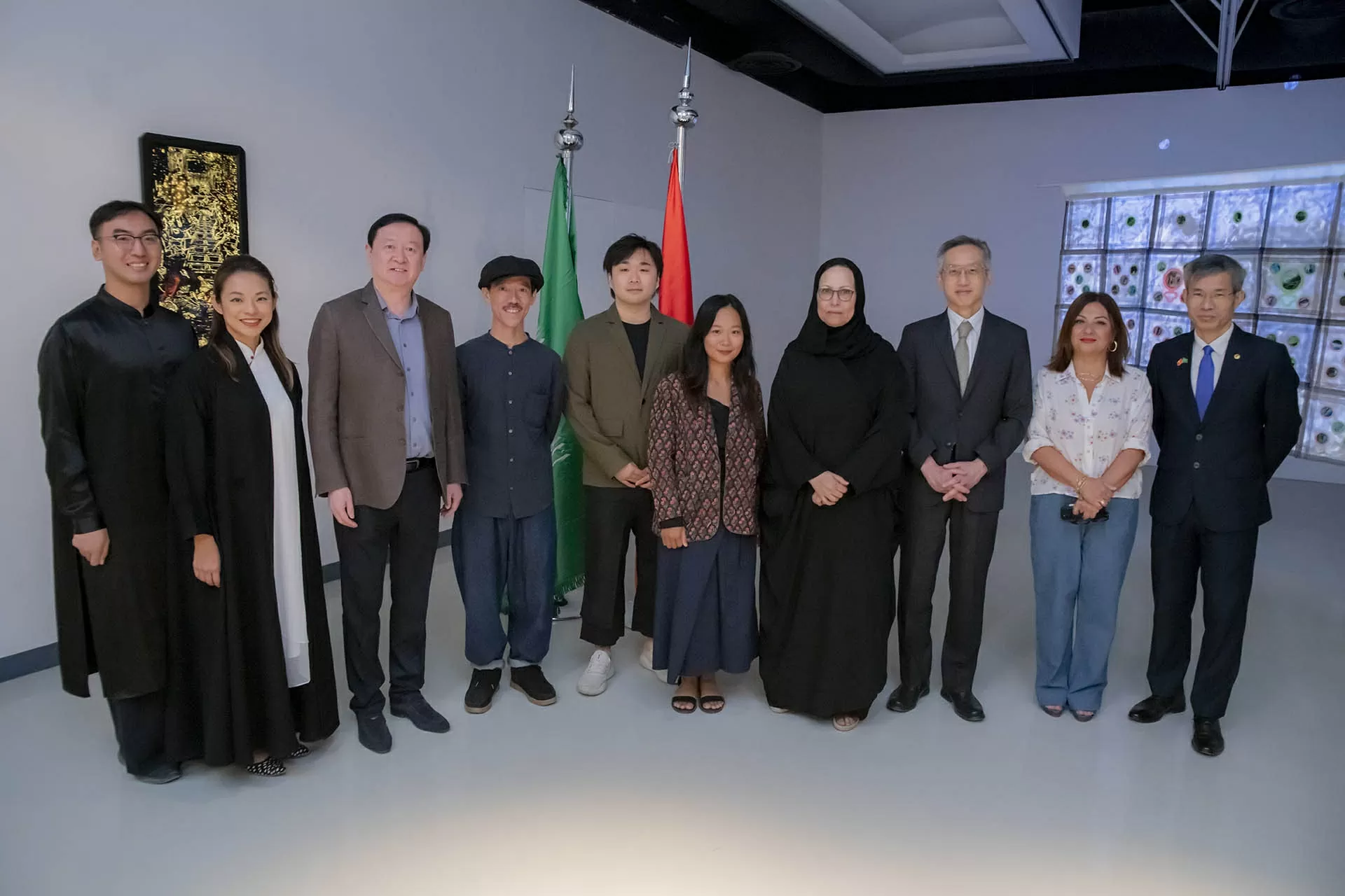 Tác phẩm của nghệ sĩ Việt Nam gây ấn tượng tại Riyadh Tác phẩm của nghệ sĩ Việt Nam gây ấn tượng tại Riyadh