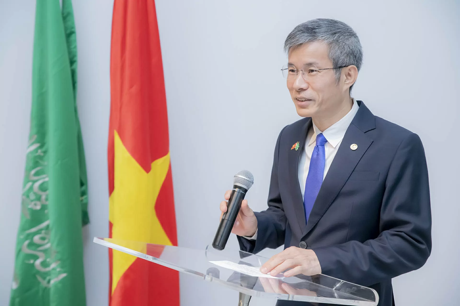 Tác phẩm của nghệ sĩ Việt Nam gây ấn tượng tại Riyadh Tác phẩm của nghệ sĩ Việt Nam gây ấn tượng tại Riyadh