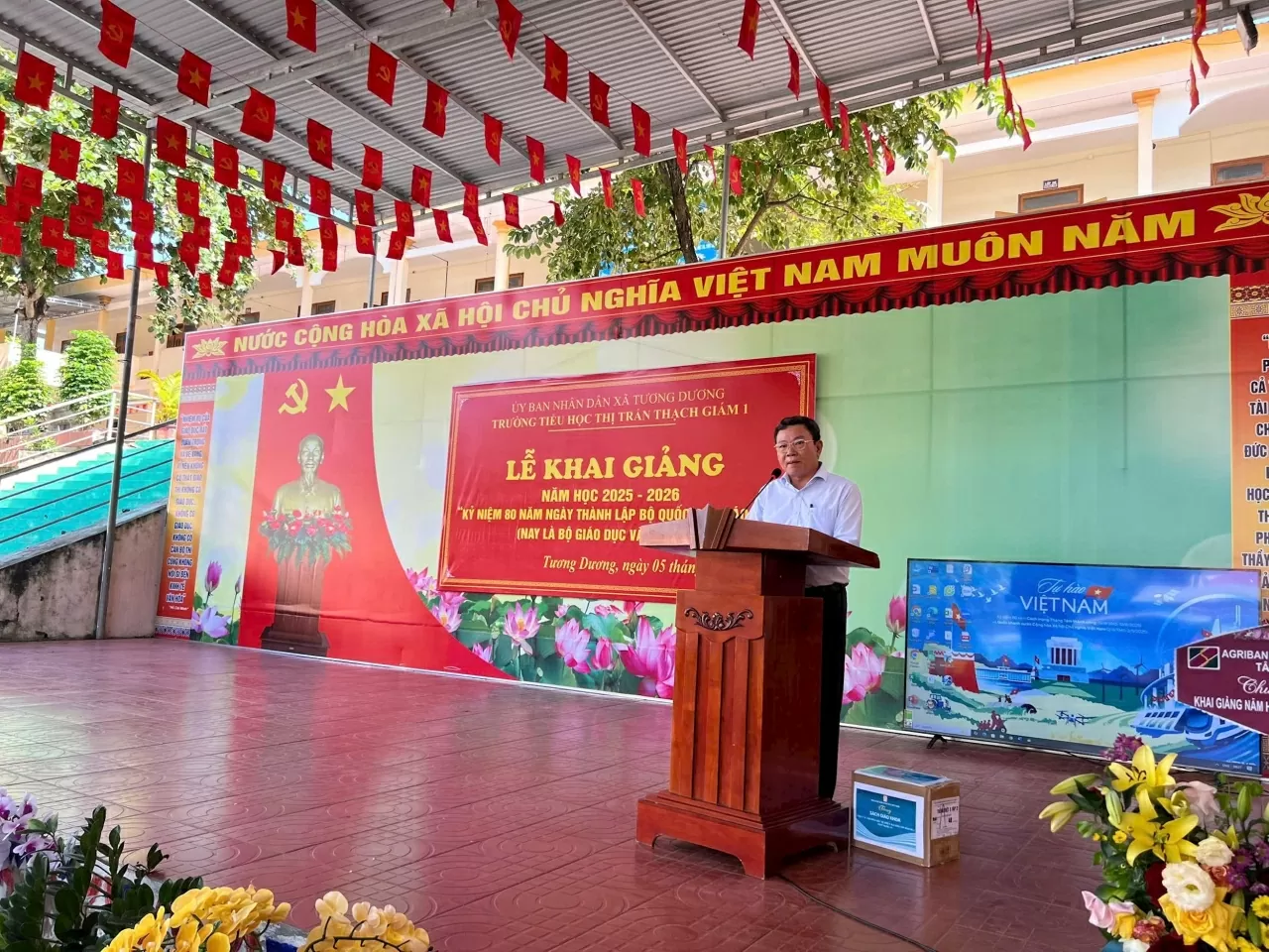 Hơn 17.000 cuốn sách giáo khoa kịp thời tiếp sức học sinh Nghệ An ngày khai giảng