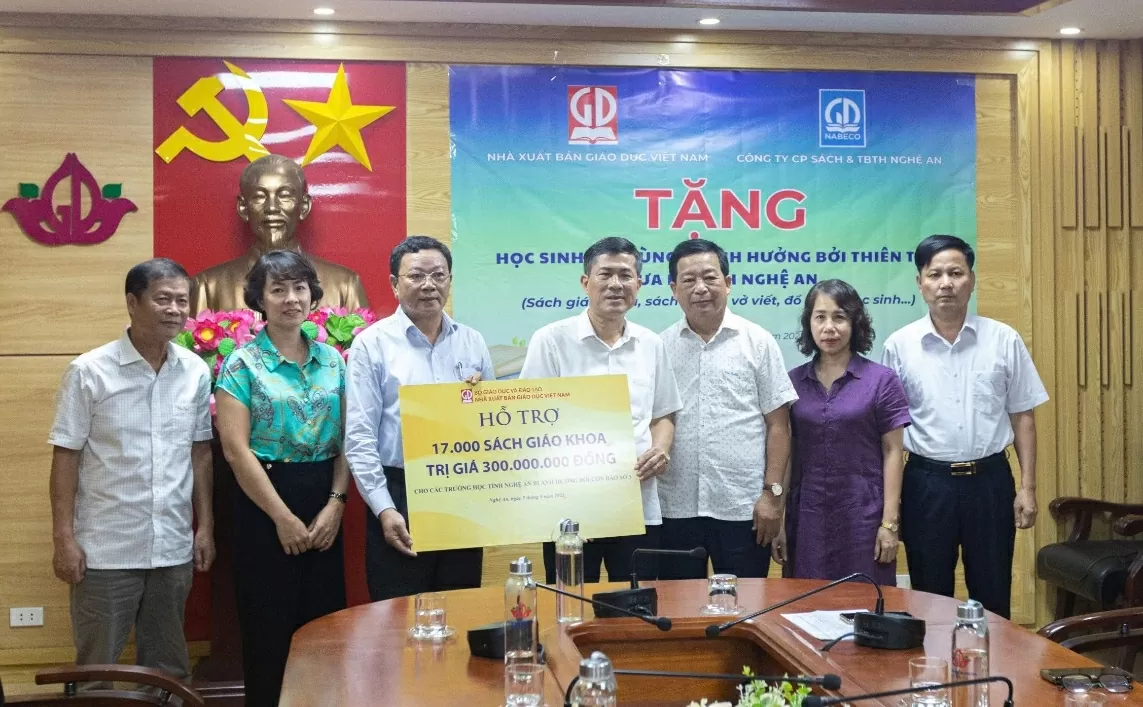 Hơn 17.000 cuốn sách giáo khoa kịp thời tiếp sức học sinh Nghệ An ngày khai giảng