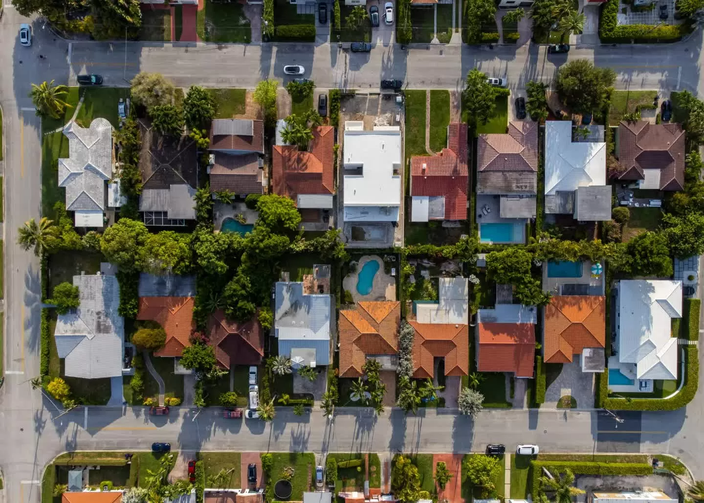 Những ngôi nhà ở Surfside, Florida, vào ngày 20/8. (Nguồn: Getty Image)