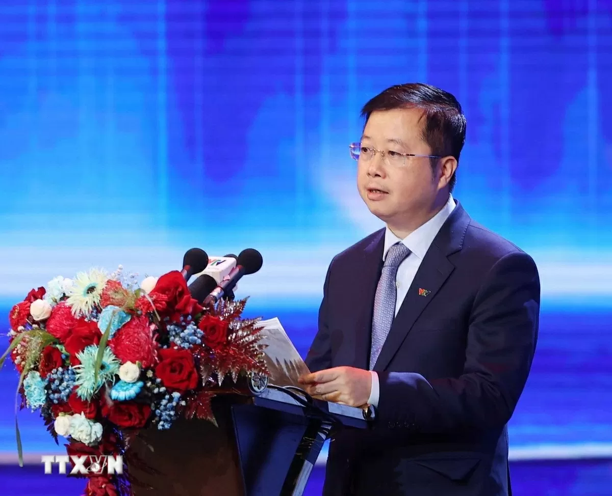 Tổng Giám đốc Đài truyền hình Việt Nam Nguyễn Thanh Lâm đọc diễn văn tại buổi lễ. (Ảnh: Thống Nhất/TTXVN) Tổng Giám đốc Đài truyền hình Việt Nam Nguyễn Thanh Lâm đọc diễn văn tại buổi lễ. (Ảnh: Thống Nhất/TTXVN)