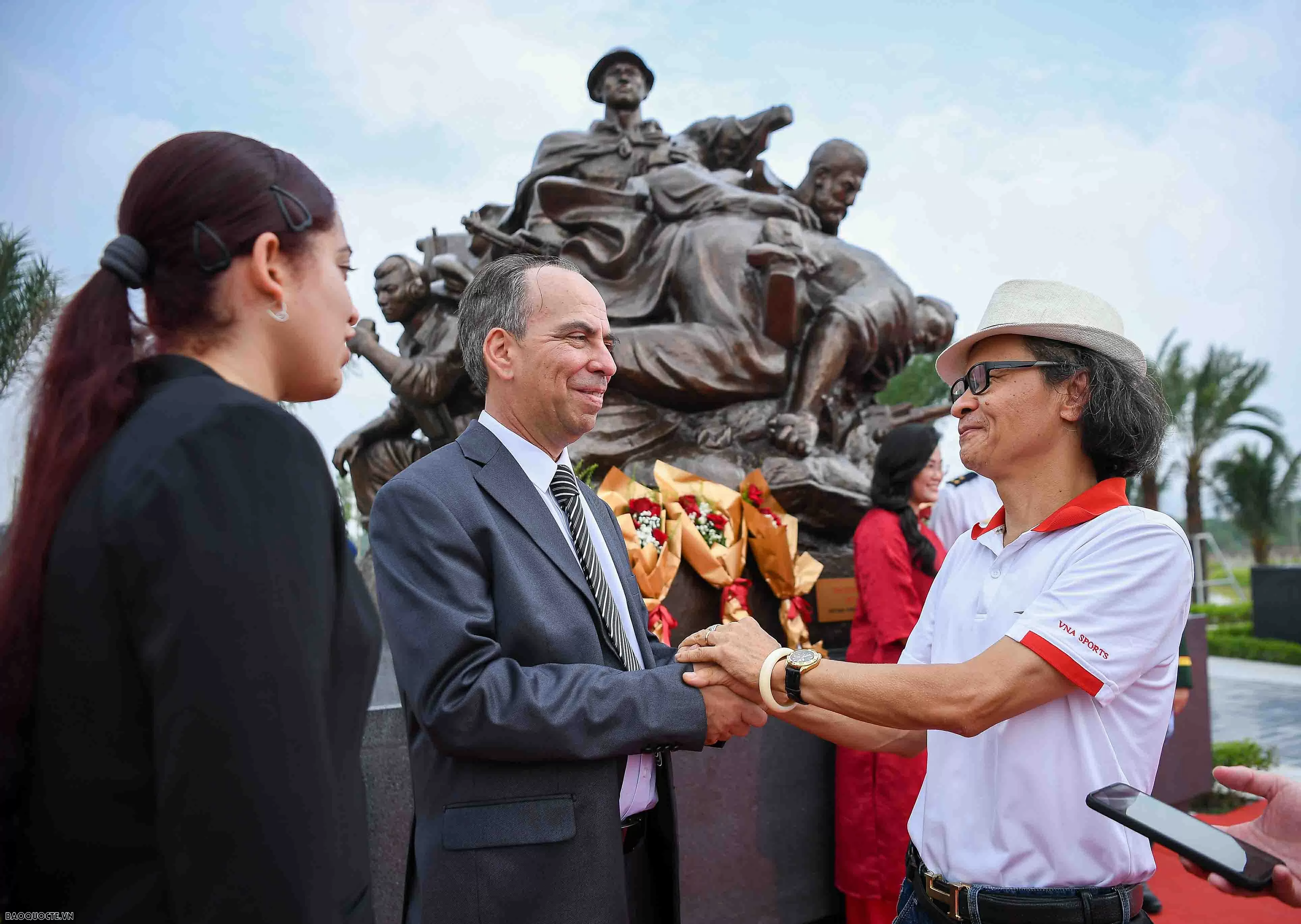 Chuyện sáng tác cụm tượng tri ân chuyên gia quân sự Cuba giúp đỡ Việt Nam