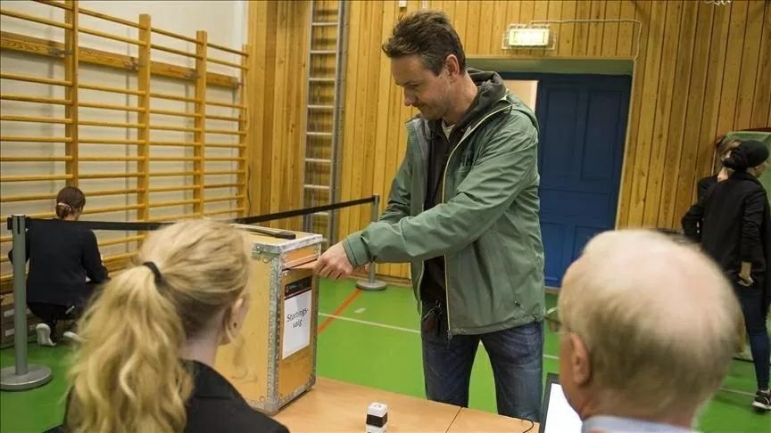 Na Uy bước vào cuộc tổng tuyển cử căng thẳng, hai đảng cạnh tranh sít sao Na Uy bước vào cuộc tổng tuyển cử căng thẳng, hai đảng cạnh tranh sít sao