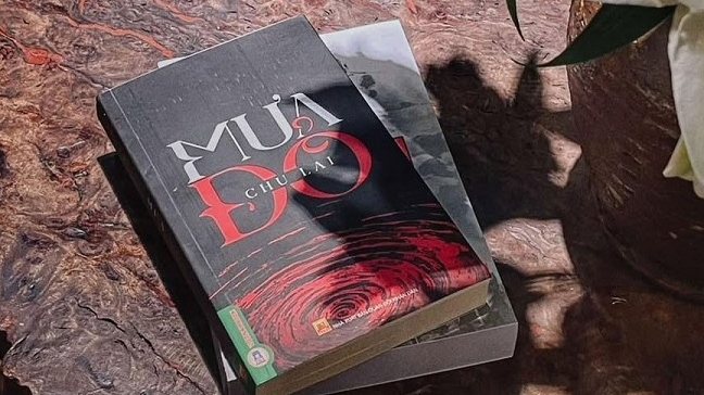 Tiểu thuyết gốc, sách giấy, điện tử 'Mưa đỏ' đều lập kỷ lục