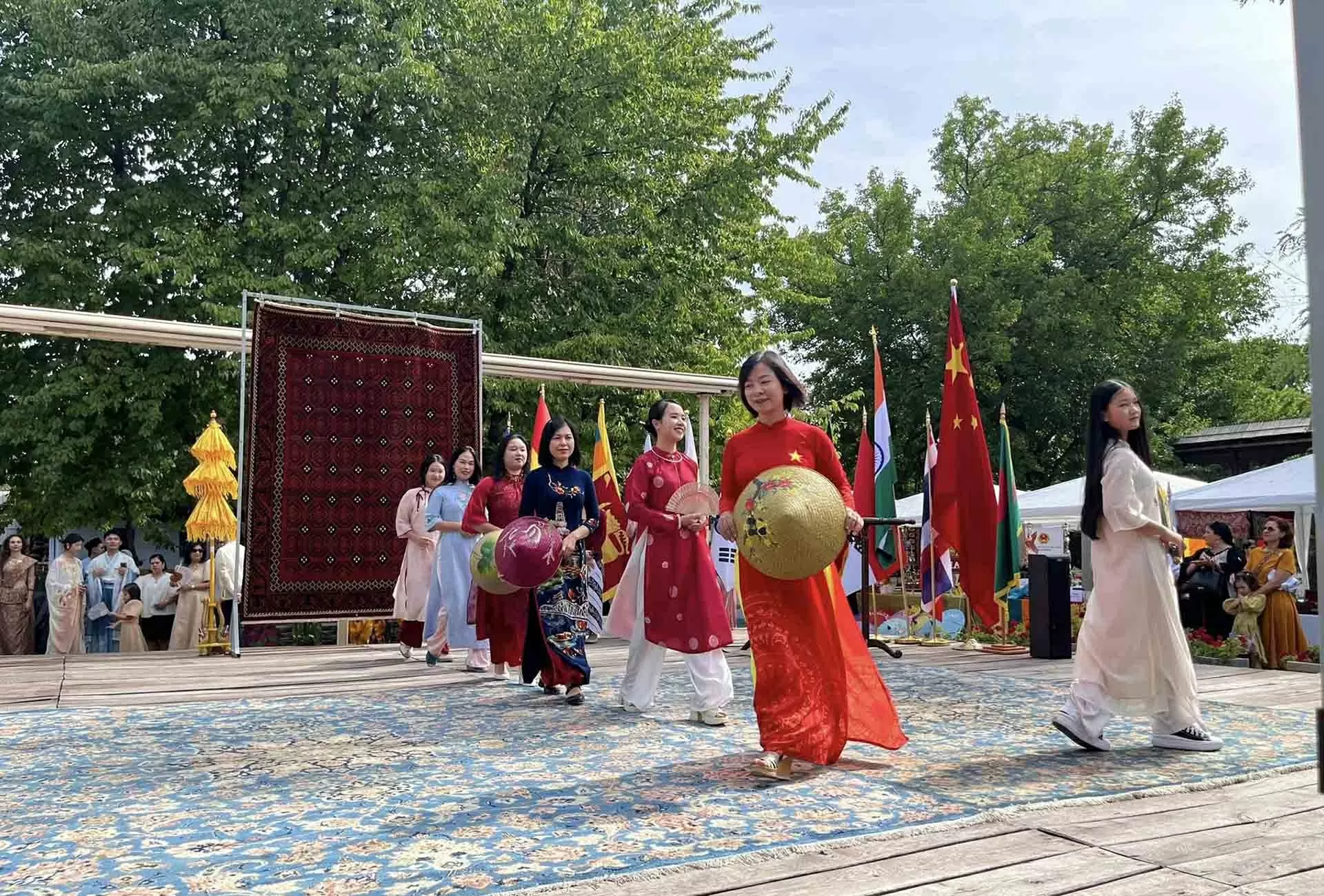 Việt Nam tham gia Lễ hội văn hóa châu Á lần thứ 3 tại Romania Việt Nam tham gia Lễ hội văn hóa châu Á lần thứ 3 tại Romania