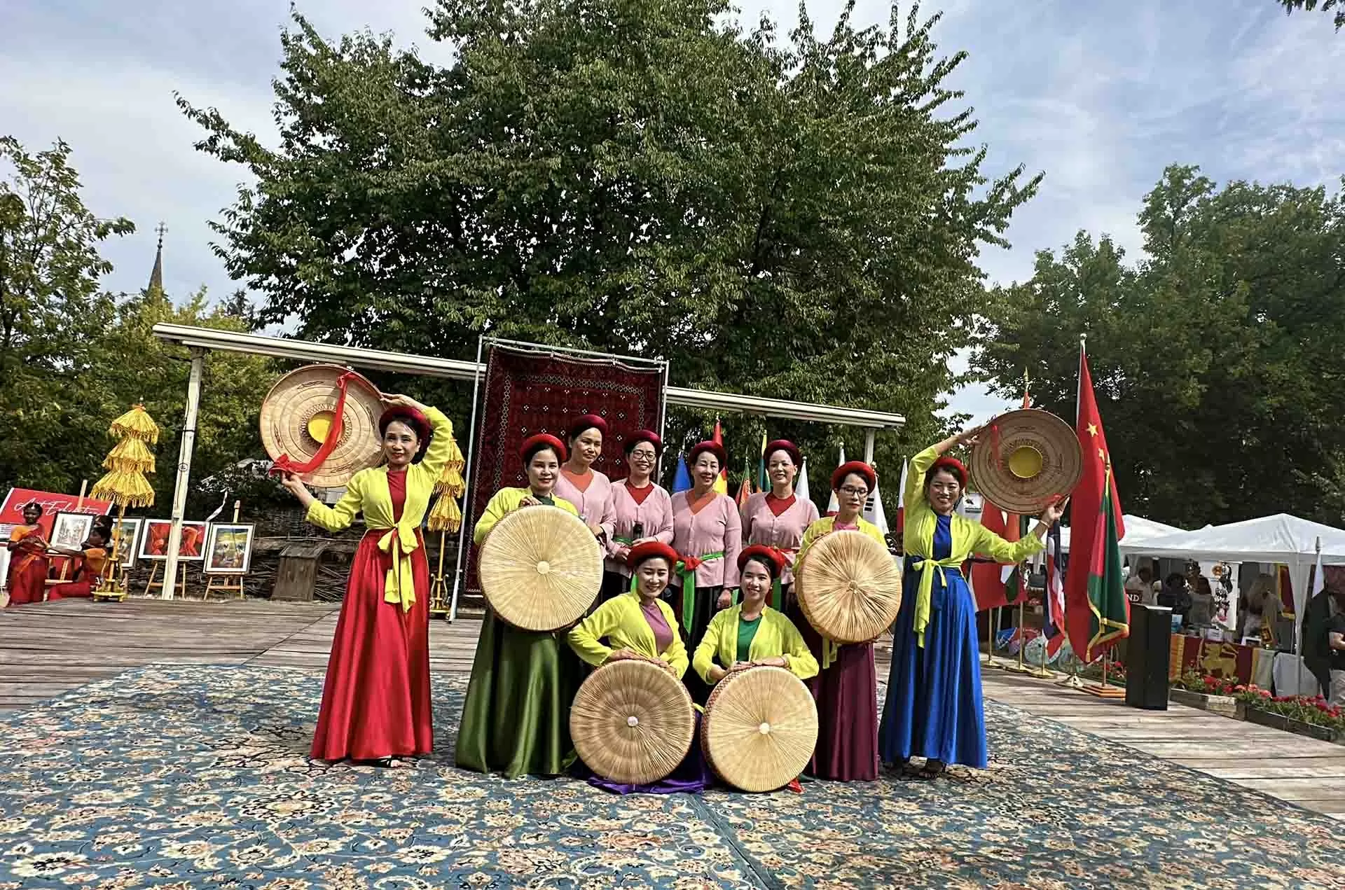 Việt Nam tham gia Lễ hội văn hóa châu Á lần thứ 3 tại Romania Việt Nam tham gia Lễ hội văn hóa châu Á lần thứ 3 tại Romania