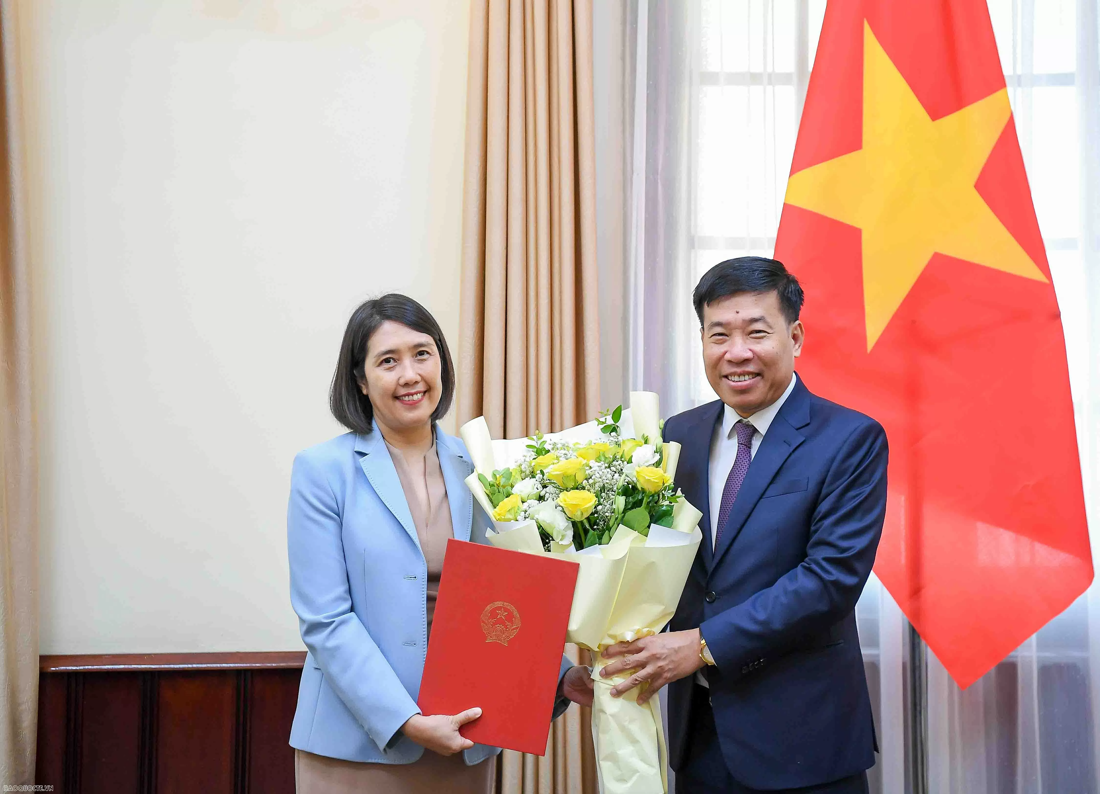 Lãnh đạo Bộ Ngoại giao trao quyết định điều động, bổ nhiệm lãnh đạo cấp Vụ Lãnh đạo Bộ Ngoại giao trao quyết định điều động, bổ nhiệm lãnh đạo cấp Vụ