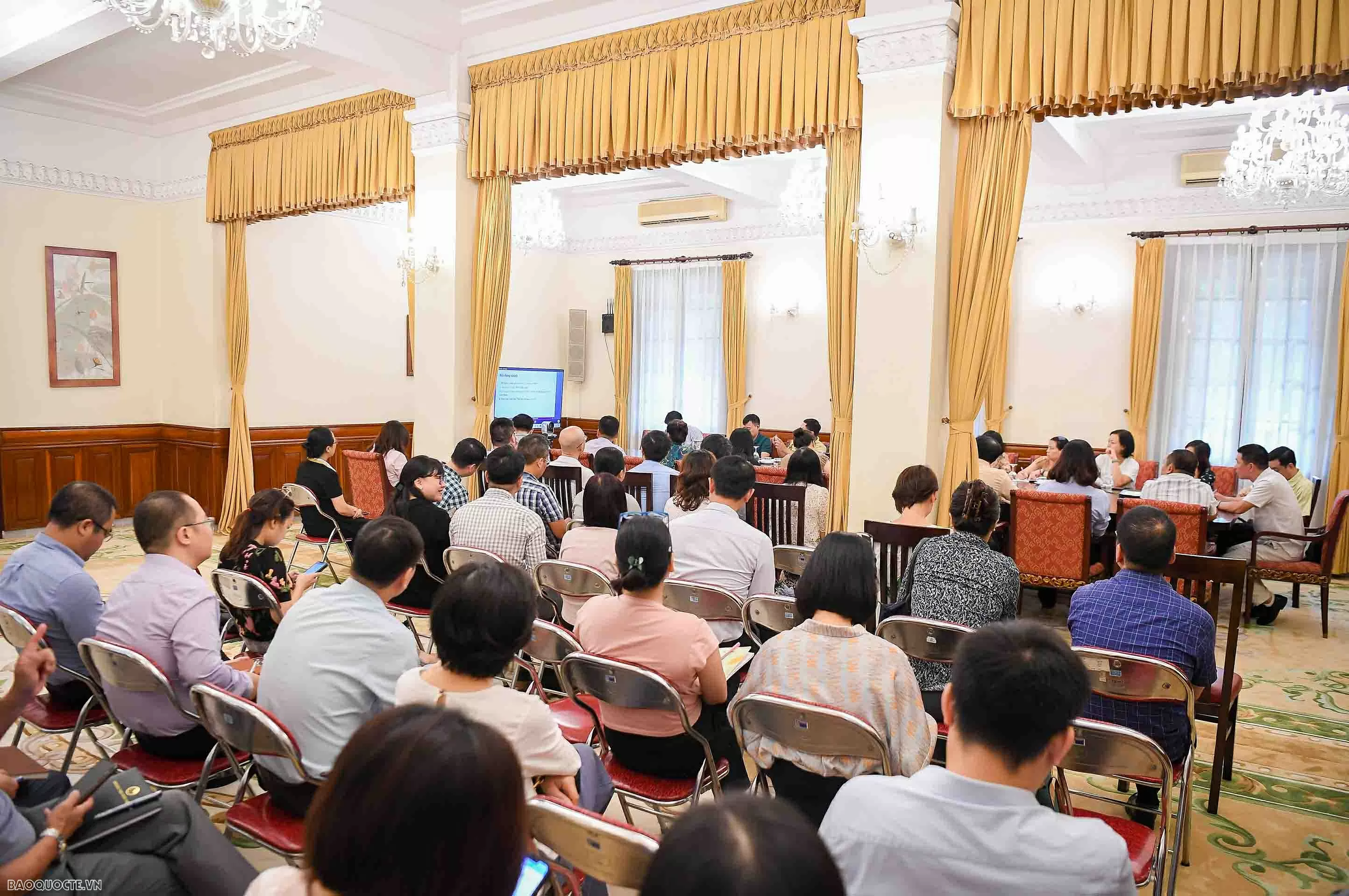 Gần 4.000 điểm cầu trên cả nước tham gia tập huấn ứng dụng trí tuệ nhân tạo Gần 4.000 điểm cầu trên cả nước tham gia tập huấn ứng dụng trí tuệ nhân tạo