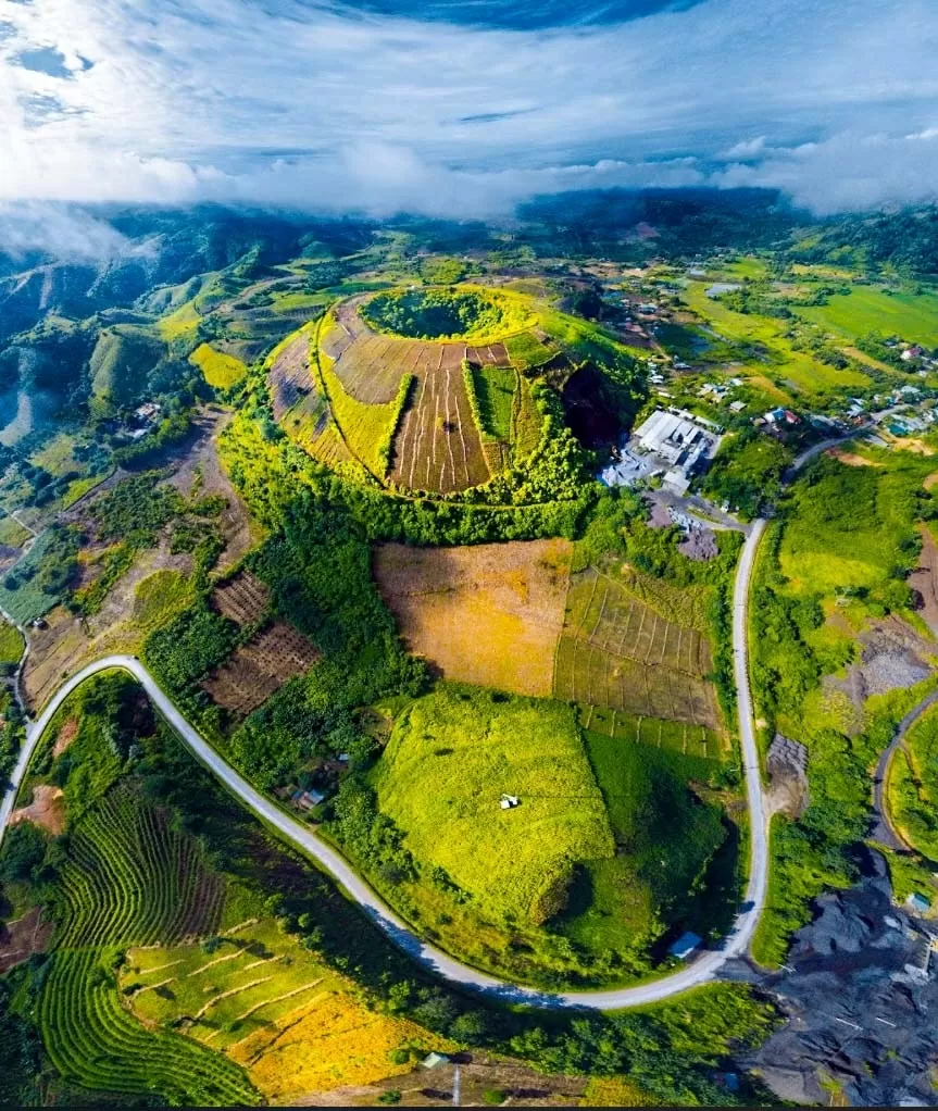 Nâm Kar, Lâm Đồng – Núi lửa 'trẻ' giữa đại ngàn Tây Nguyên Nâm Kar, Lâm Đồng – Núi lửa 'trẻ' giữa đại ngàn Tây Nguyên