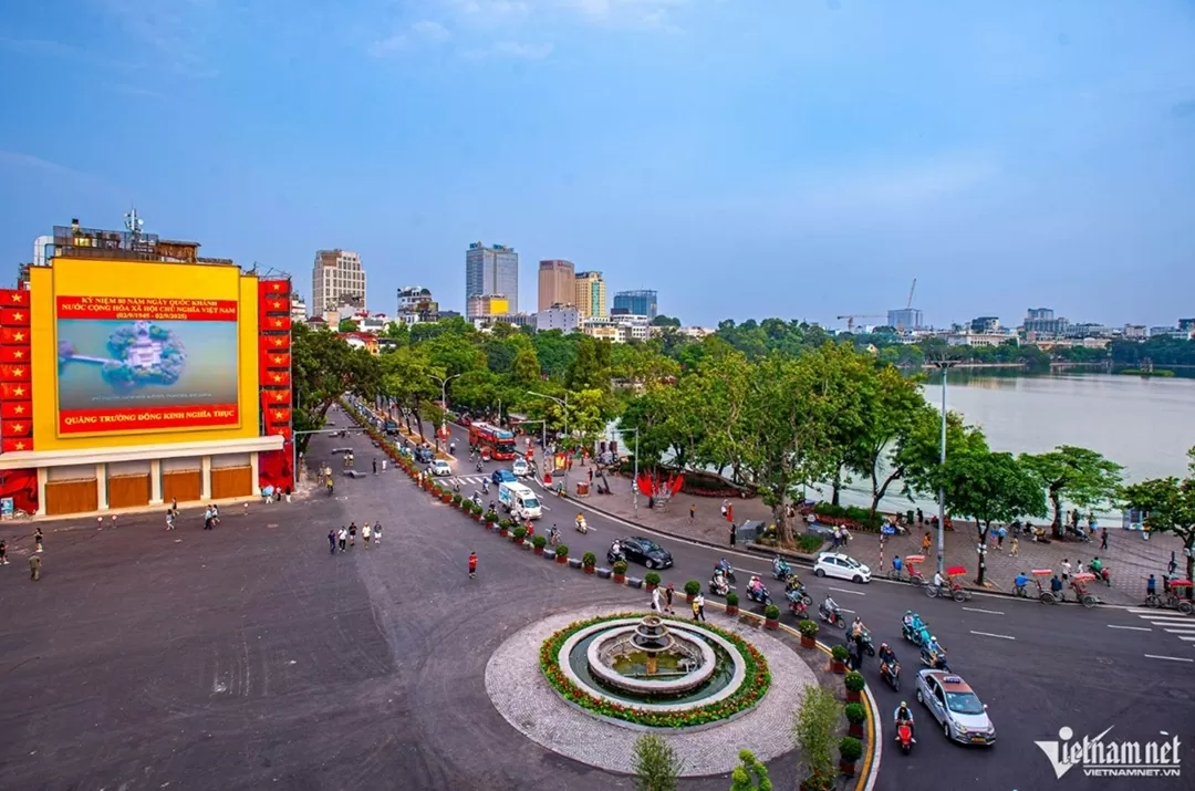 Quảng trường Đông Kinh Nghĩa Thục