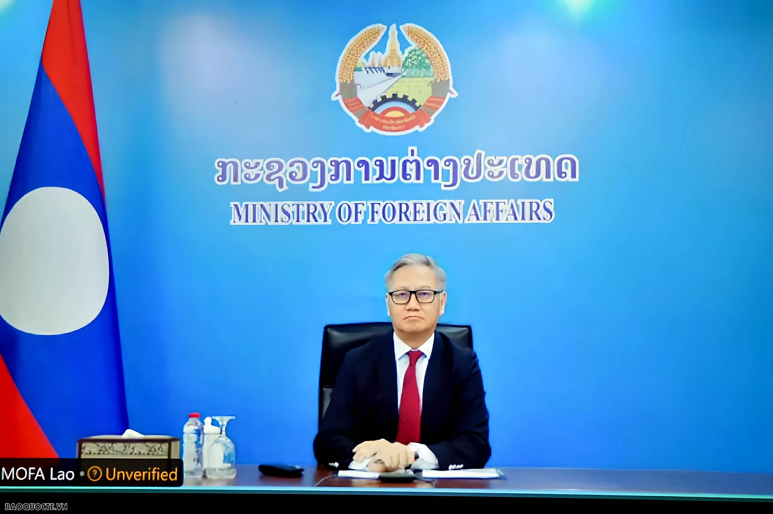 Quyền Bộ trưởng Ngoại giao Lê Hoài Trung điện đàm với Bộ trưởng Ngoại giao Lào