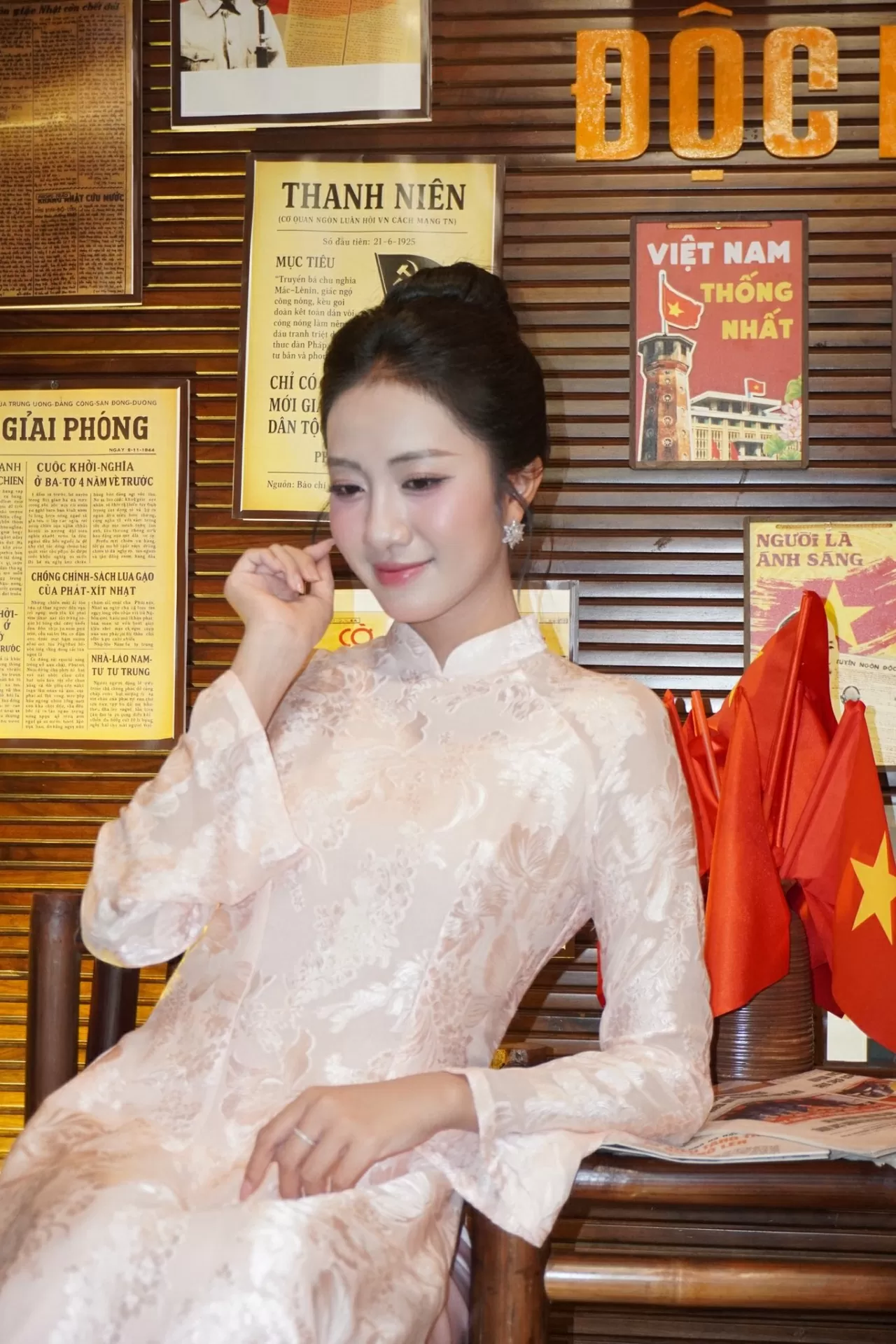 Ngắm nhan sắc dịu dàng của Hoa hậu Hà Trúc Linh Ngắm nhan sắc dịu dàng của Hoa hậu Hà Trúc Linh