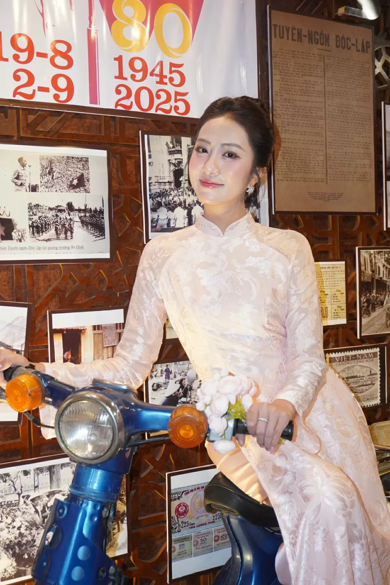 Ngắm nhan sắc dịu dàng của Hoa hậu Hà Trúc Linh Ngắm nhan sắc dịu dàng của Hoa hậu Hà Trúc Linh