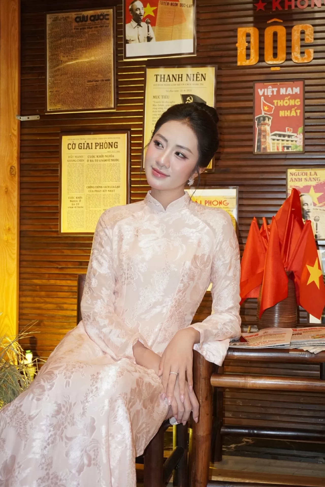 Ngắm nhan sắc dịu dàng của Hoa hậu Hà Trúc Linh