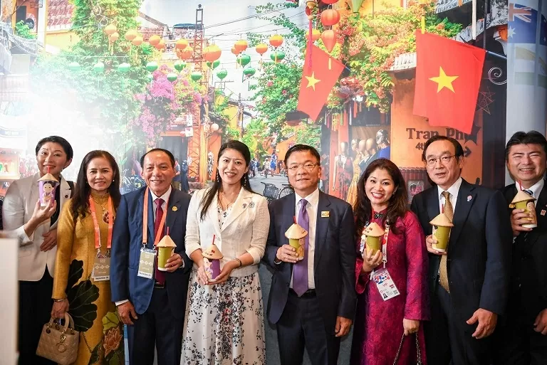 Ngày Quốc gia Việt Nam tại Expo 2025 gây ấn tượng với bạn bè quốc tế Ngày Quốc gia Việt Nam tại EXPO 2025 gây ấn tượng đẹp với bạn bè quốc tế