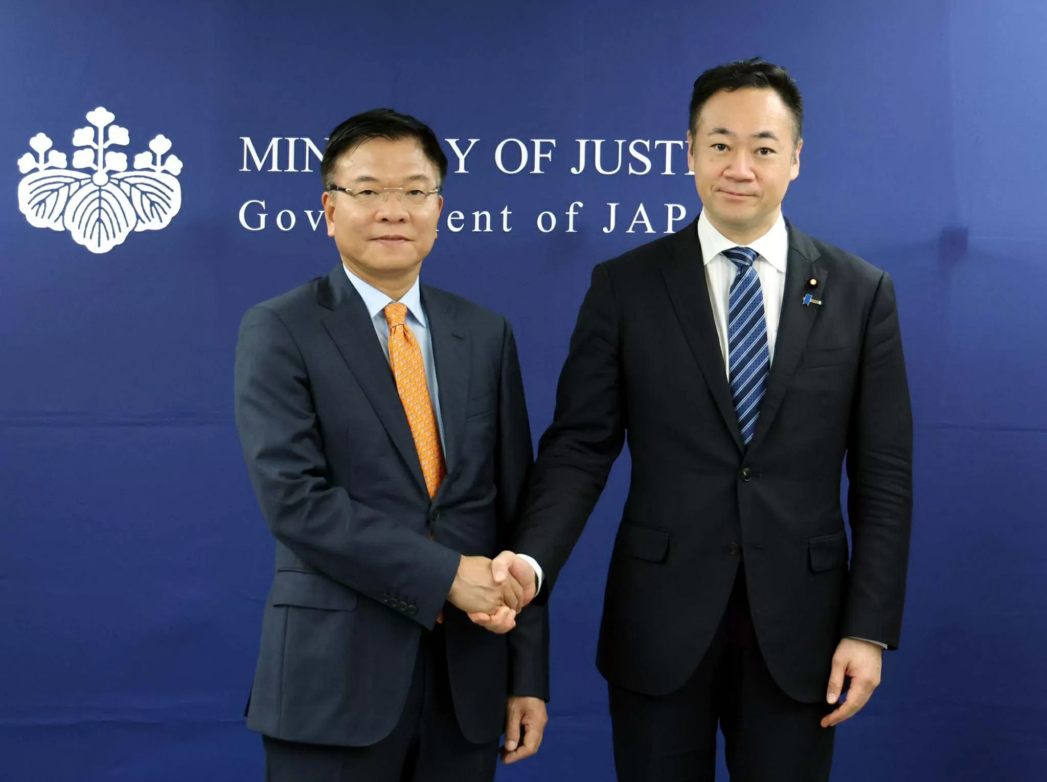 Phó Thủ tướng Lê Thành Long gặp Bộ trưởng Bộ Tư pháp Suzuki Keisuke. (Nguồn: VGP)