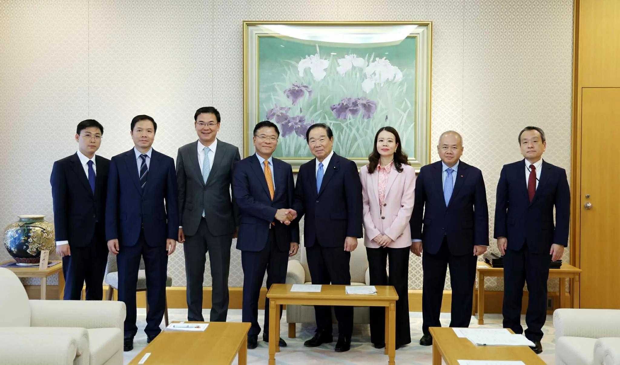 Phó Thủ tướng Lê Thành Long hội kiến Chủ tịch Hạ viện Nhật Bản Phó Thủ tướng Lê Thành Long hội kiến Chủ tịch Hạ viện Nhật Bản