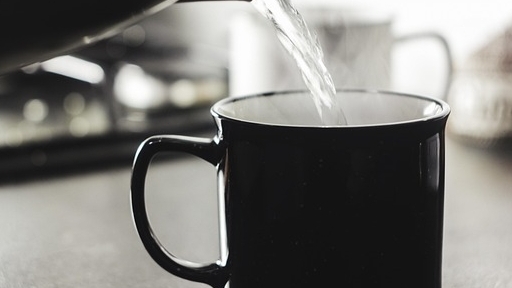 Tác dụng của việc uống nước ấm sau ngủ dậy và những thực phẩm nên tránh khi bụng đói