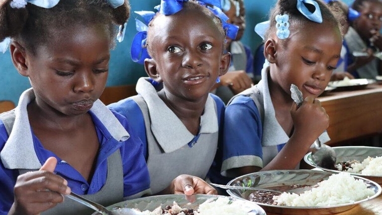 Châu Phi ưu tiên cung cấp bữa ăn học đường - điểm sáng trong giáo dục