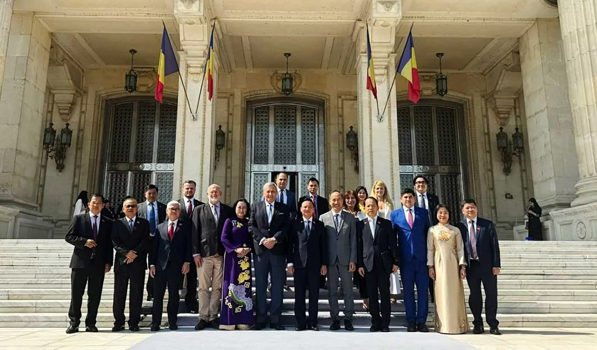 Thúc đẩy quan hệ Việt Nam-Romania trên tất cả các lĩnh vực Thúc đẩy quan hệ Việt Nam-Romania trên tất cả các lĩnh vực