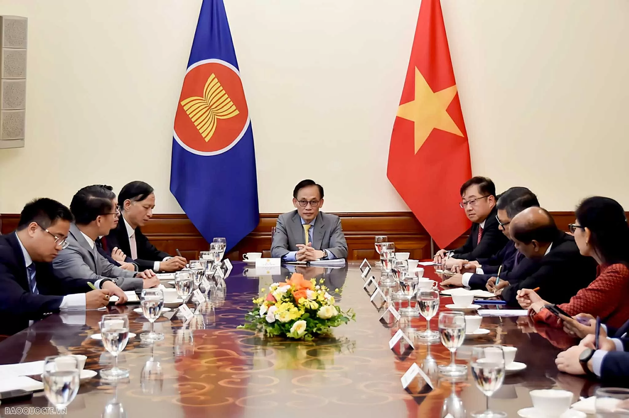 Bí thư Trung ương Đảng, Quyền Bộ trưởng Ngoại giao Lê Hoài Trung tiếp Đại sứ, Đại biện các nước ASEAN và Timor-Leste tại Việt Nam