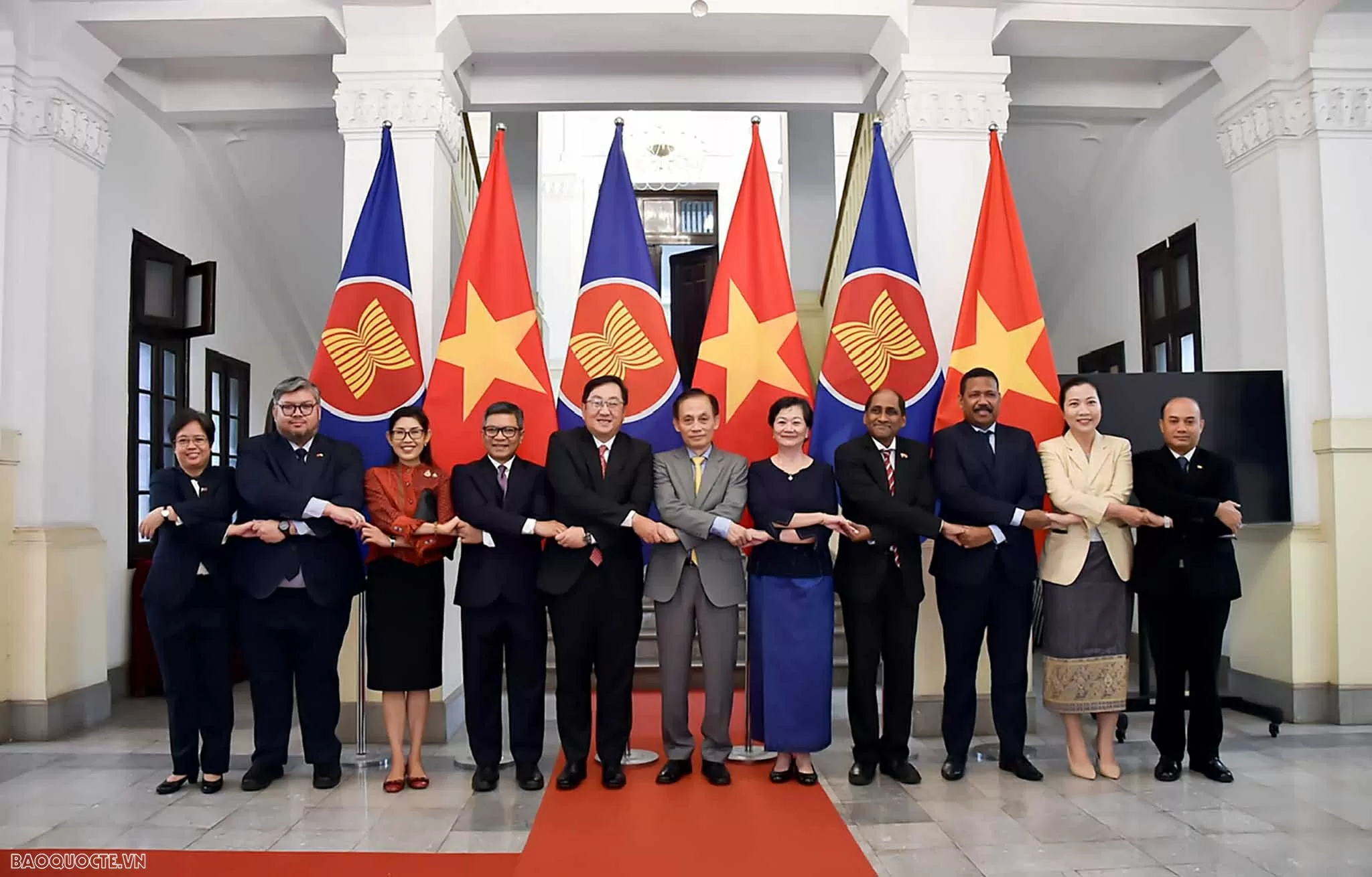 Bí thư Trung ương Đảng, Quyền Bộ trưởng Ngoại giao Lê Hoài Trung tiếp Đại sứ, Đại biện các nước ASEAN và Timor-Leste tại Việt Nam