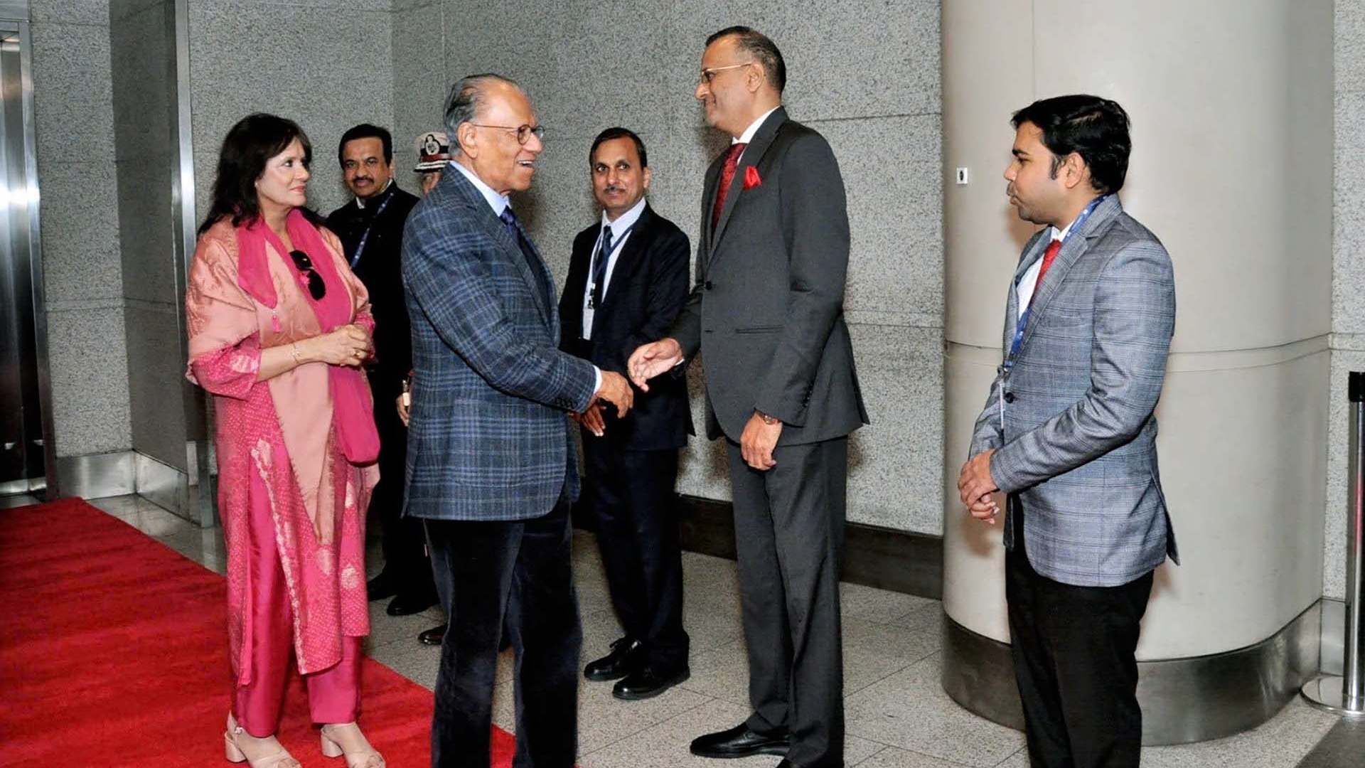 Gắn kết chiến lược mới