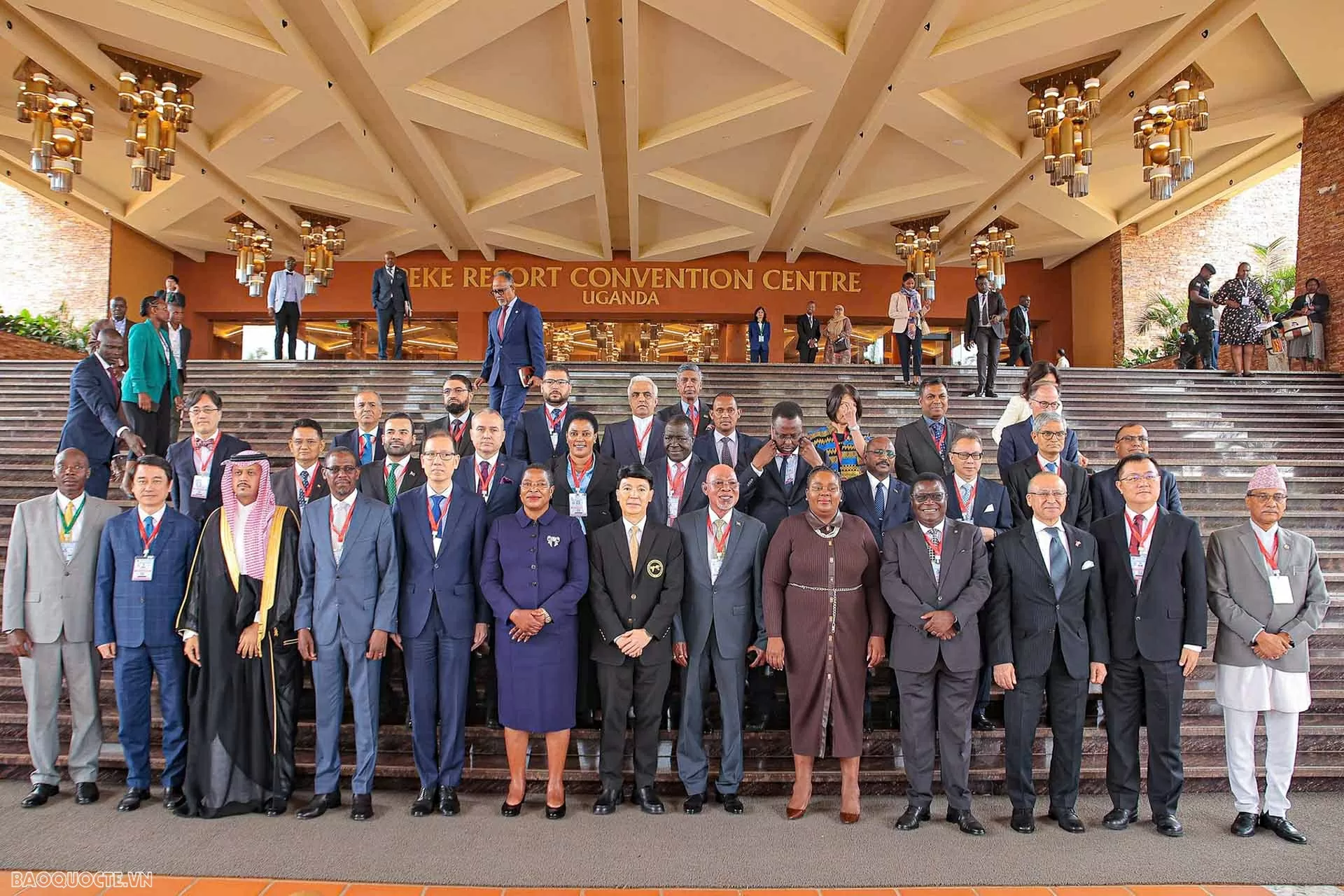 Việt Nam tham dự Hội nghị lần thứ 63 của AALCO tại Uganda và giới thiệu về Lễ mở ký Công ước của LHQ về chống tội phạm mạng Việt Nam tham dự Hội nghị lần thứ 63 của AALCO tại Uganda và giới thiệu về Lễ mở ký Công ước của LHQ về chống tội phạm mạng