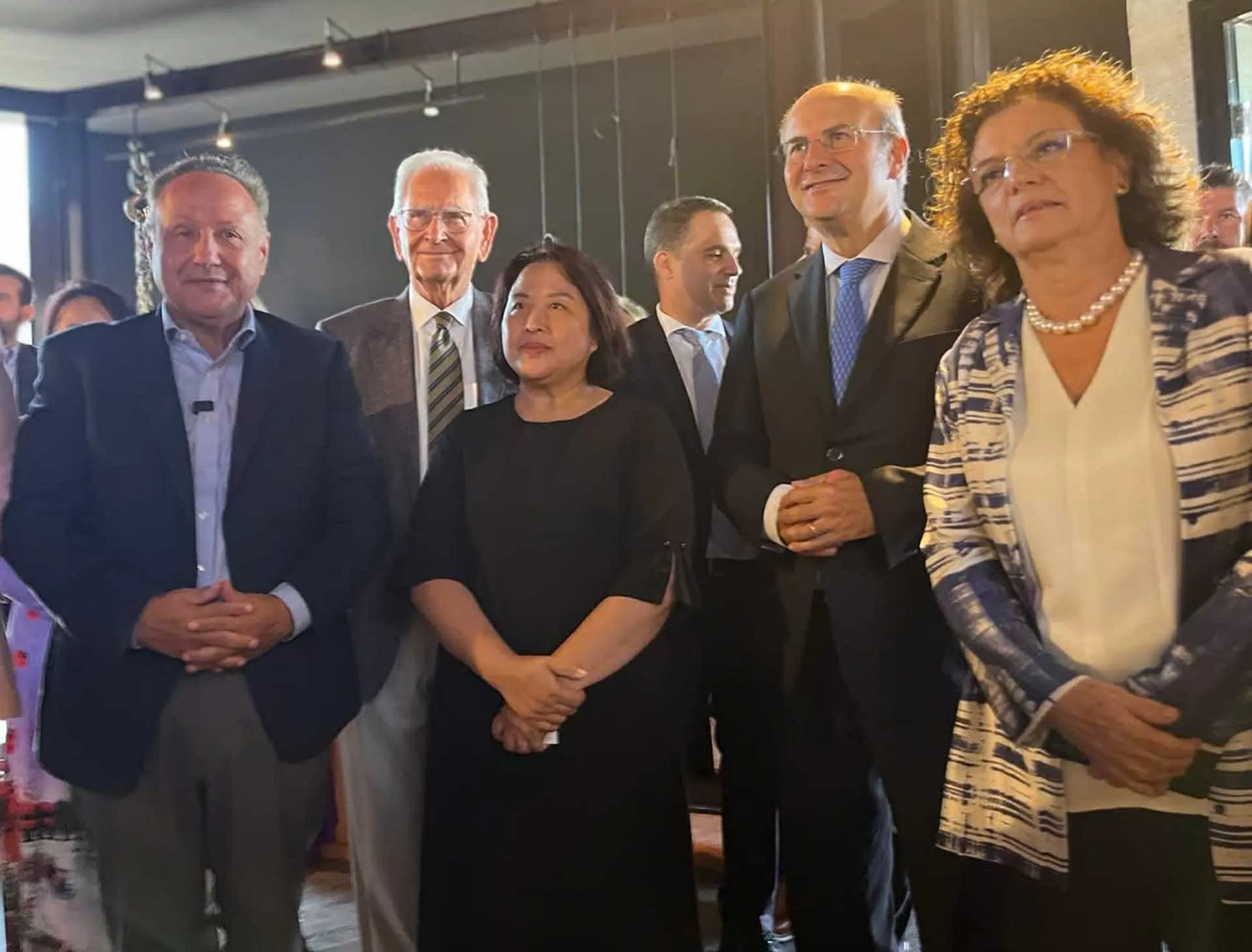 Đại sứ Việt Nam gặp Phó Tổng thống Hy Lạp và Chủ tịch Liên đoàn Công nghiệp Hy Lạp.