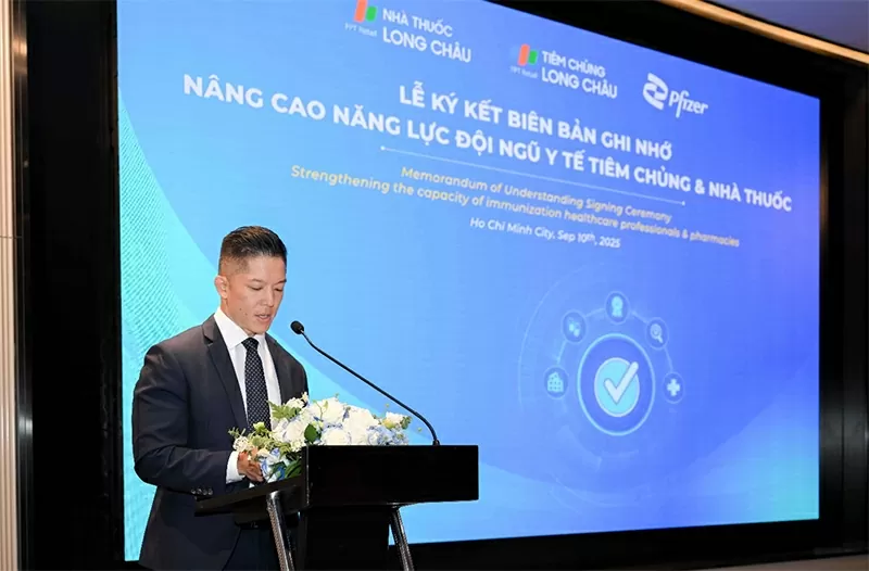 Ông Darrell Oh, Tổng Giám đốc Pfizer Việt Nam chia sẻ tại buổi lễ