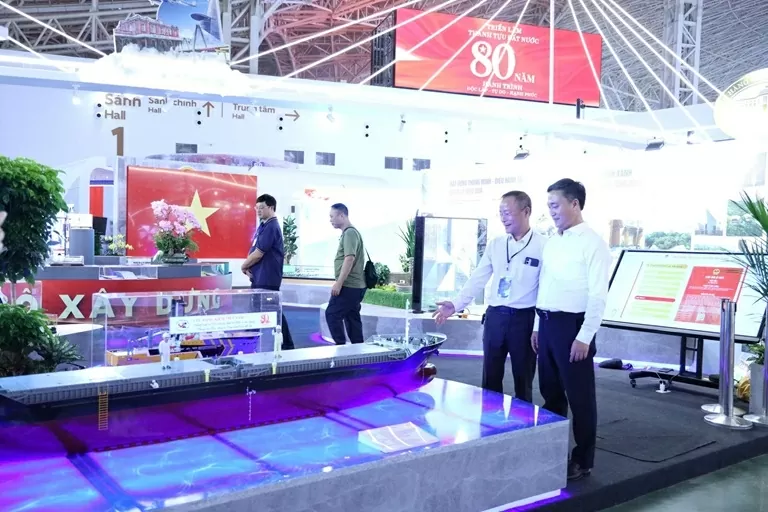 Chuyên cơ từng phục vụ Chủ tịch Hồ Chí Minh thu hút sự chú ý tại Triển lãm thành tựu ngành Xây dựng Chuyên cơ từng phục vụ Chủ tịch Hồ Chí Minh thu hút sự chú ý tại Triển lãm thành tựu ngành Xây dựng