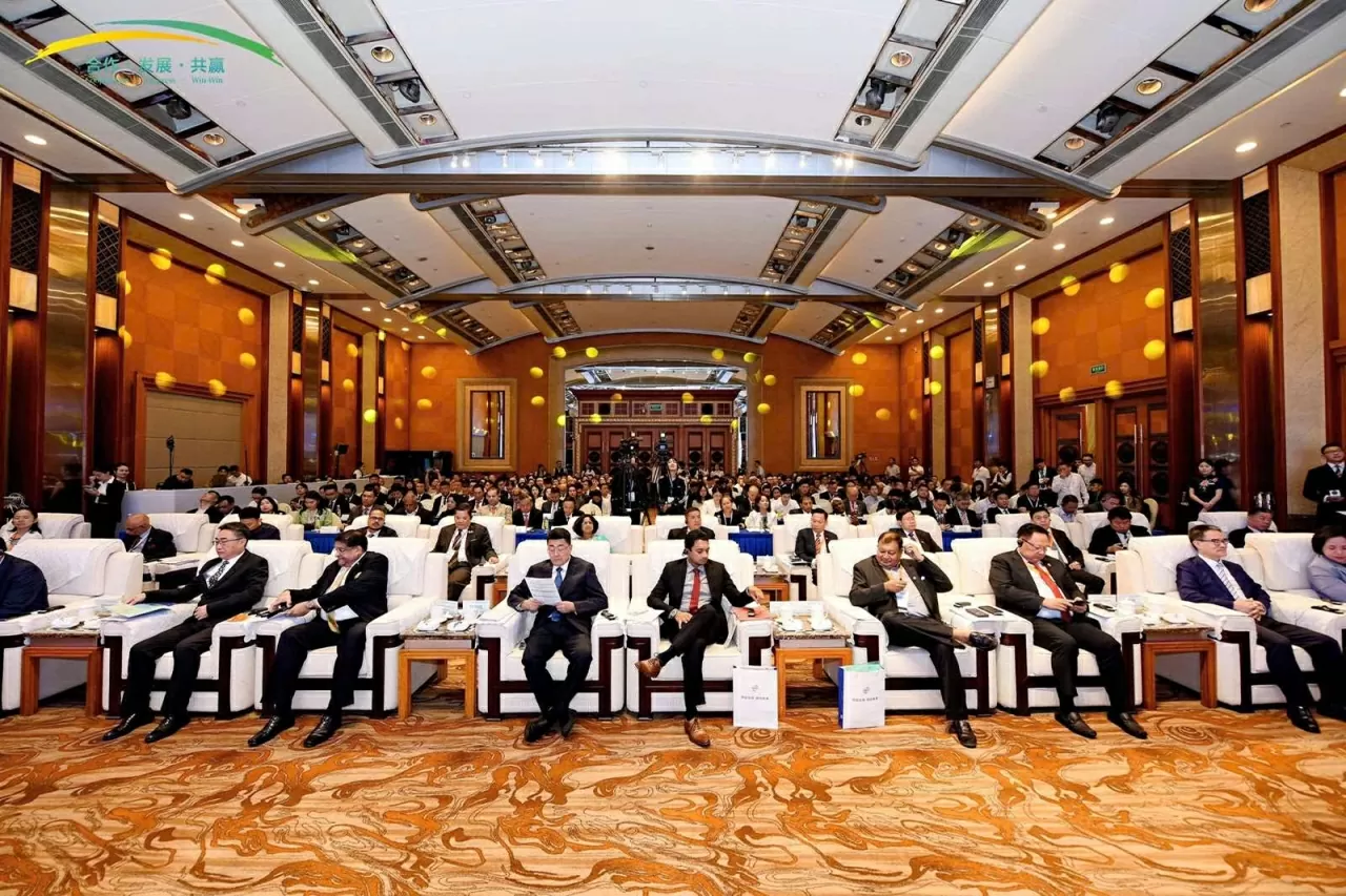 Tổng Lãnh sự Việt Nam tại Trùng Khánh tham dự Hội nghị hợp tác phát triển thương mại giữa tỉnh Tứ Xuyên, Trung Quốc với các nước Đông Nam Á, Nam Á.