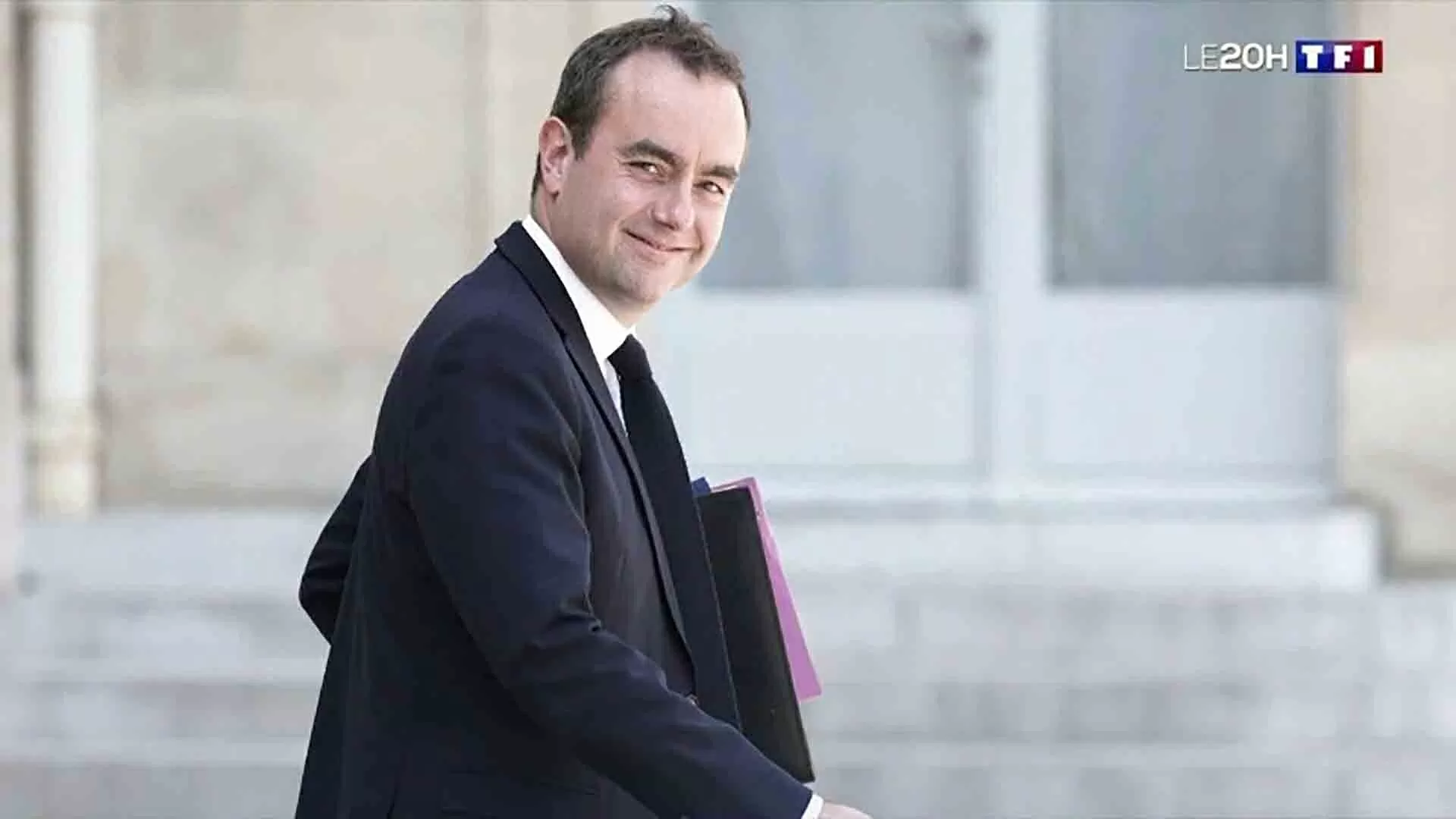 Tổng thống Pháp tái bổ nhiệm ông Sebastien Lecornu làm Thủ tướng