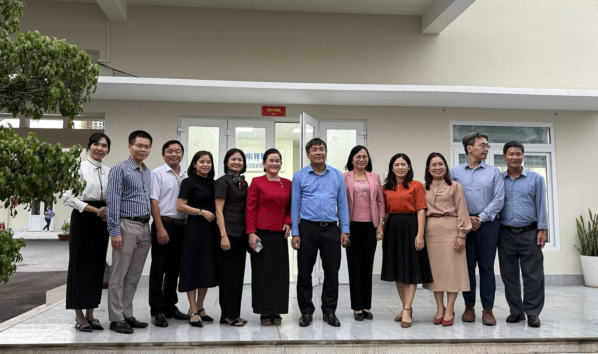 Thứ trưởng Thường trực Bộ Ngoại giao Nguyễn Minh Vũ thăm và làm việc với Sở Ngoại vụ tỉnh Đồng Nai Thứ trưởng Thường trực Bộ Ngoại giao Nguyễn Minh Vũ thăm và làm việc với Sở Ngoại vụ tỉnh Đồng Nai