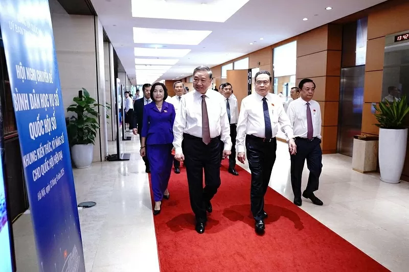 Tổng Bí thư Tô Lâm dự Hội nghị chuyên đề 'Bình dân học vụ số - Quốc hội số'