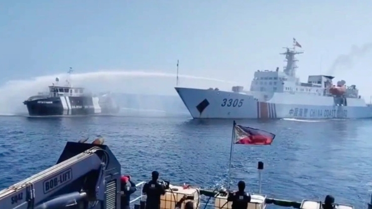 Trung Quốc tiến hành tuần tra ‘thường lệ’ tại Biển Đông