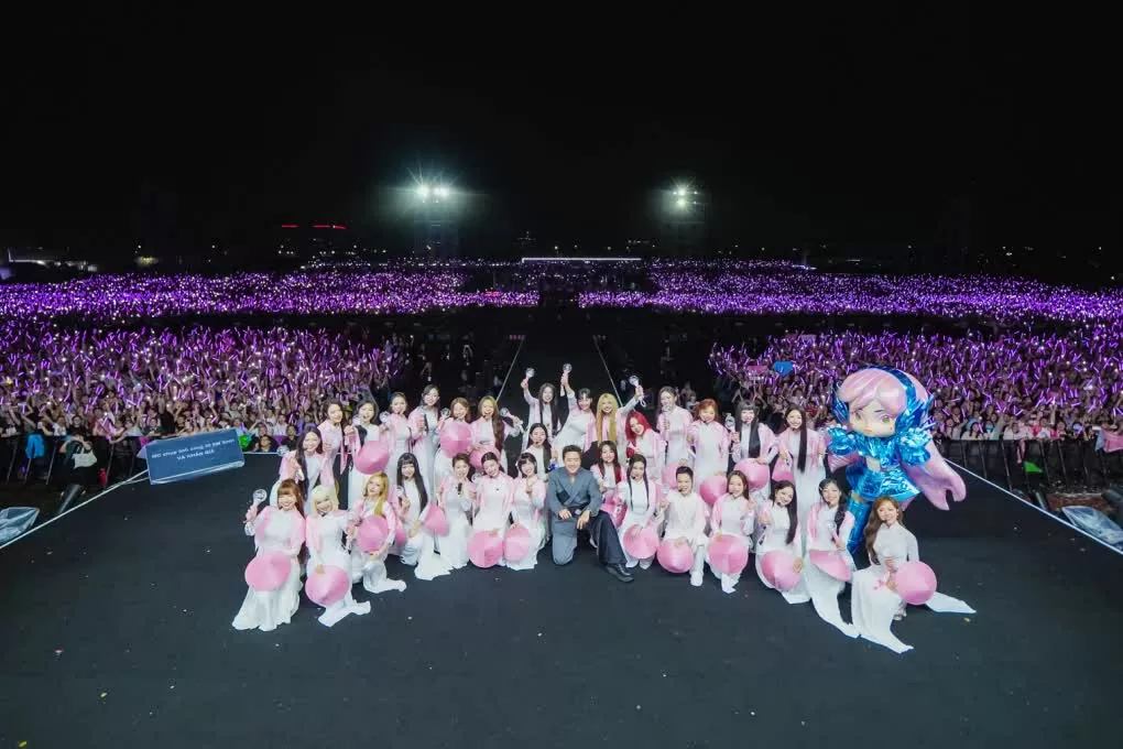 30 em xinh 'cháy hết mình' trong đêm concert 30 em xinh 'cháy hết mình' trong đêm concert đầu tiên tại TP. Hồ Chí Minh