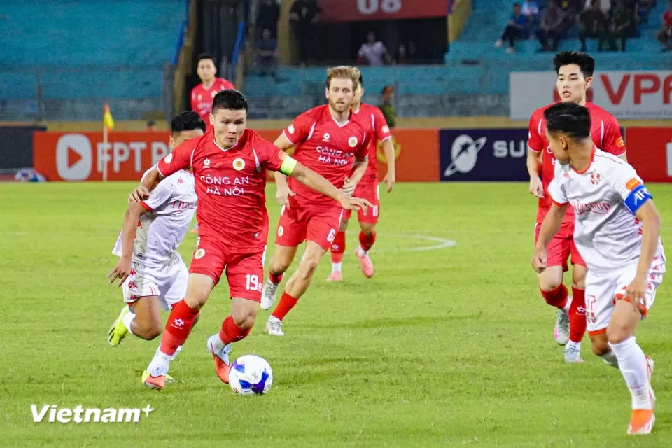 Công an Hà Nội tạm giữ ngôi đầu V-League Công an Hà Nội tạm giữ ngôi đầu V-League