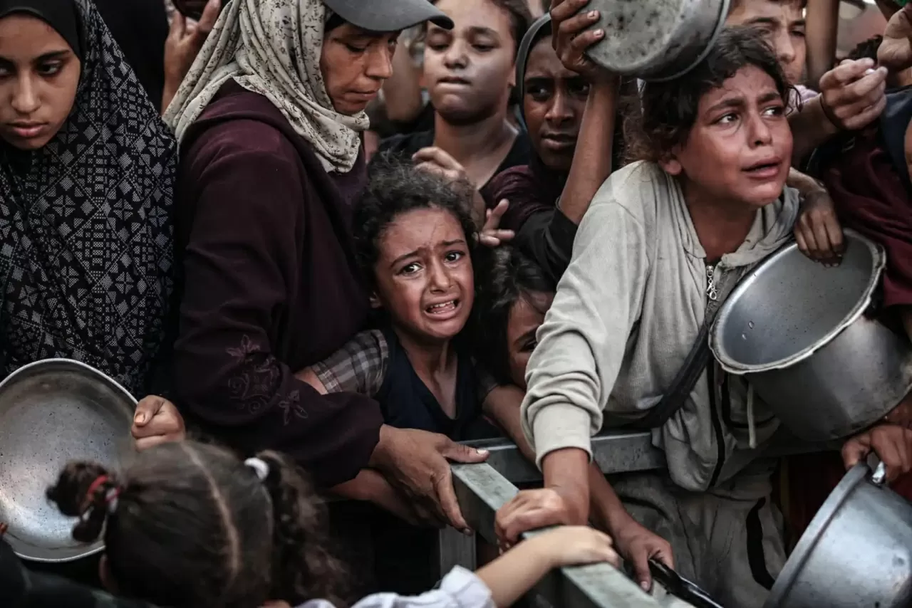 Ảnh ấn tượng: Tổng thống Mỹ 'tái xuất' một giải đấu sau 10 năm, cựu Thủ tướng Thái Lan chấp hành án tù, chính trường Nhật Bản lại biến động