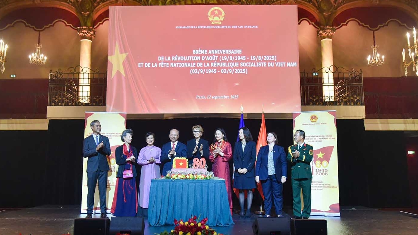 Đại sứ quán Việt Nam tại Pháp tổ chức kỷ niệm 80 năm Quốc khánh 2/9