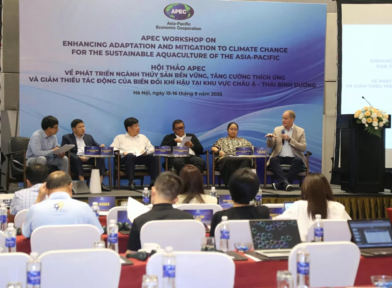Các diễn giả đến từ Indonesia, New Zealand, Malaysia và Việt Nam chia sẻ kinh nghiệm trong phát triển thủy sản bền vững. (Ảnh: Thành Long)
