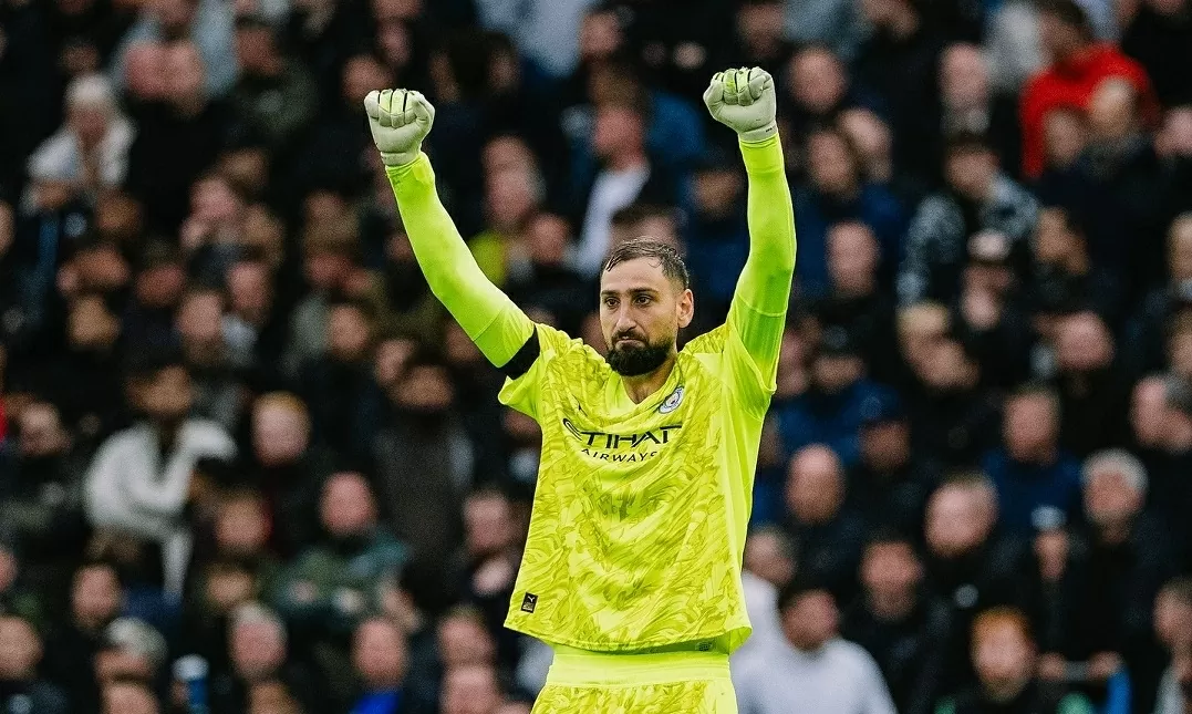 Man City 3-0 MU, Gianluigi Donnarumma ra mắt hoàn hảo, HLV Pep Guardiola khen