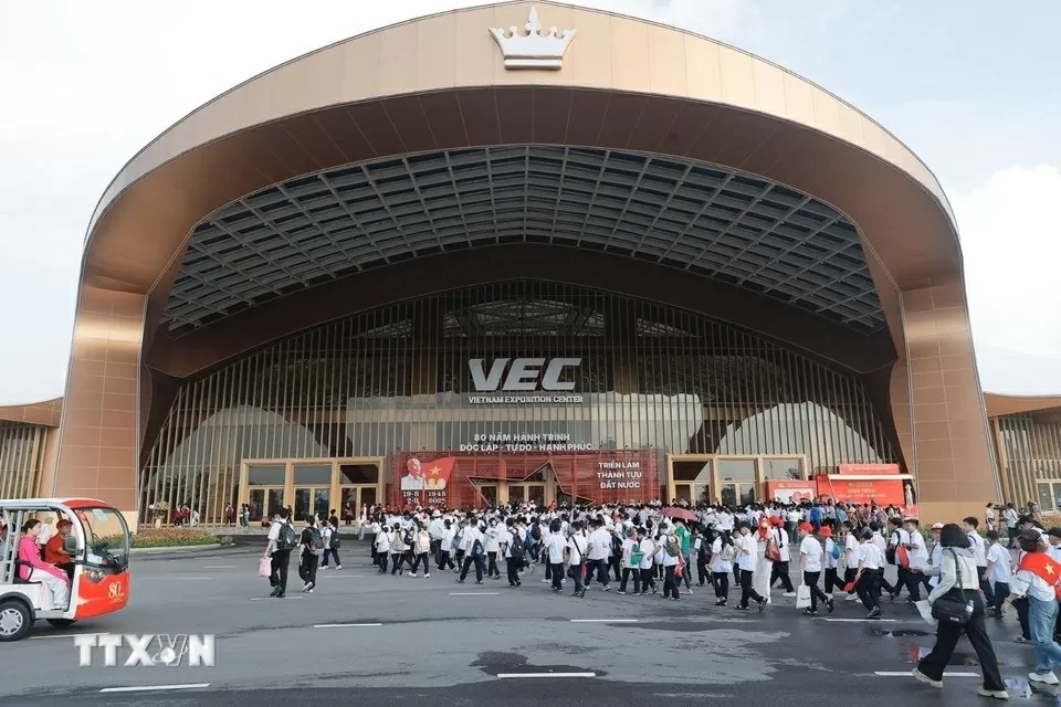 Triển lãm được tổ chức với quy mô lớn nhất từ trước đến nay, có sự tham gia của 28 bộ, cơ quan Trung ương, 34 địa phương và hơn 110 doanh nghiệp, tập đoàn kinh tế lớn với hơn 230 gian hàng trên toàn bộ diện tích trung tâm triển lãm. Triển lãm được tổ chức với quy mô lớn nhất từ trước đến nay, có sự tham gia của 28 bộ, cơ quan Trung ương, 34 địa phương và hơn 110 doanh nghiệp, tập đoàn kinh tế lớn với hơn 230 gian hàng trên toàn bộ diện tích trung tâm triển lãm.