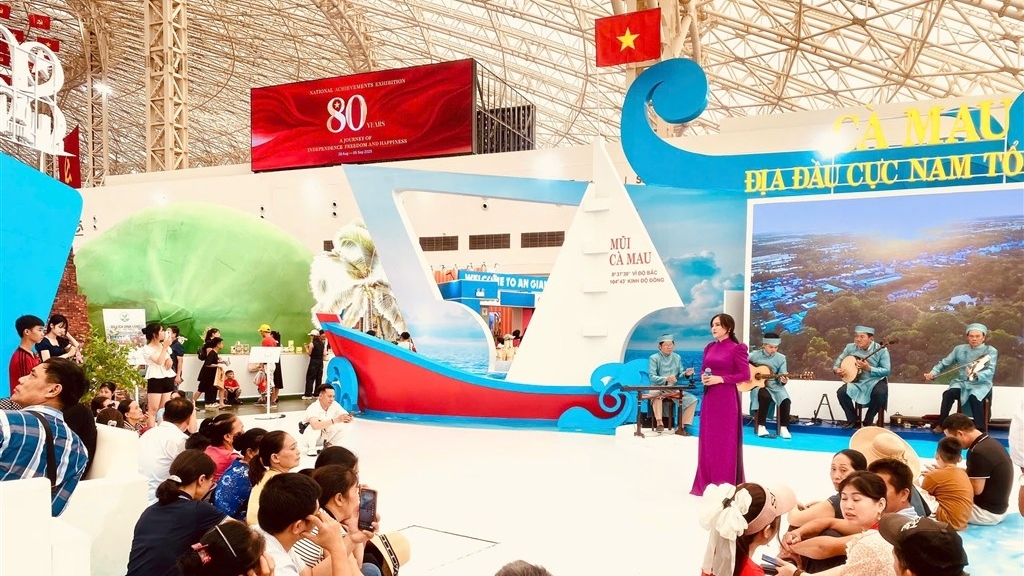 Triển lãm thành tựu đất nước: Ấn tượng không gian trưng bày đặc biệt của Cà Mau
