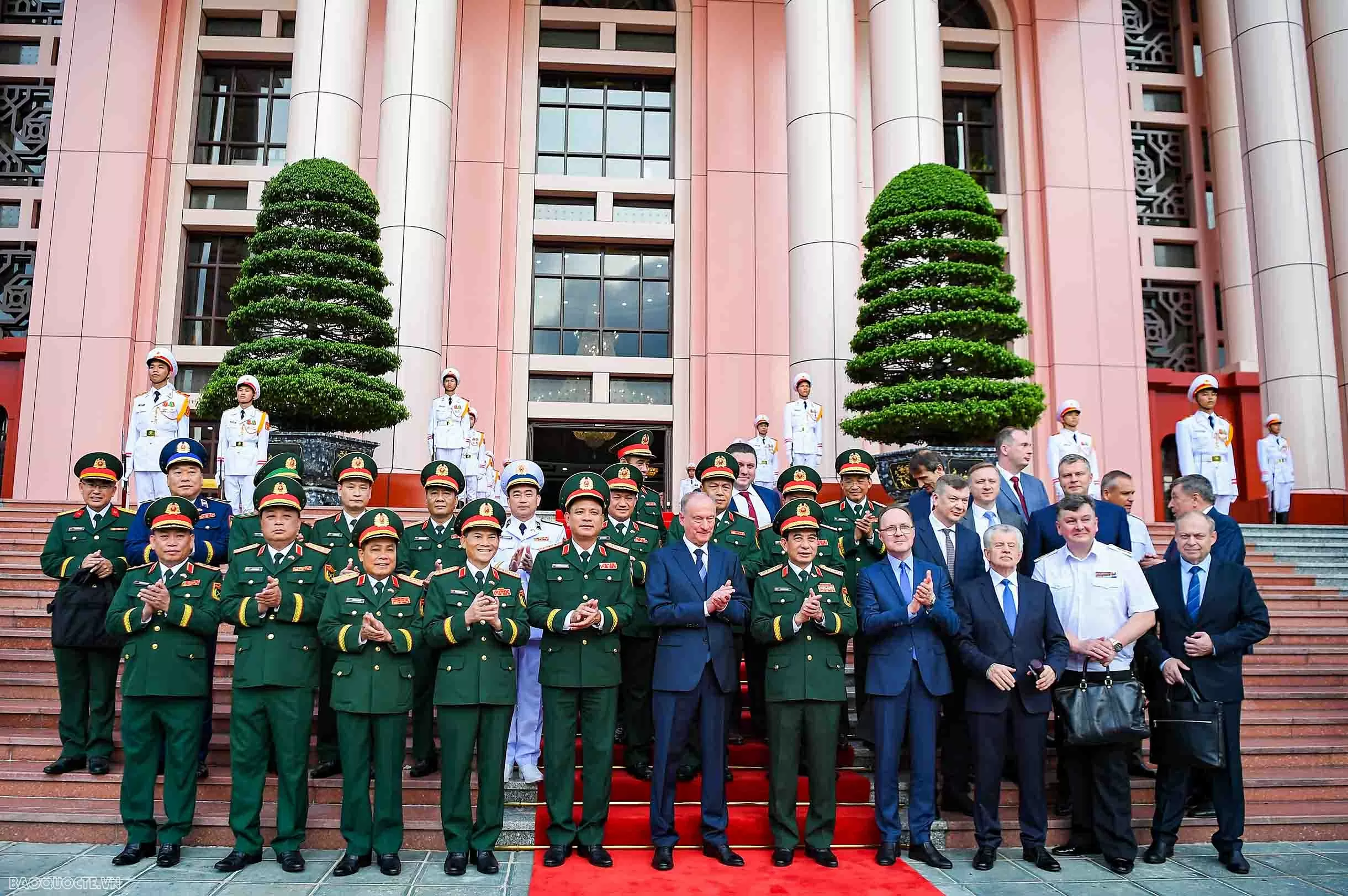 Đại tướng Phan Văn Giang tiếp Trợ lý Tổng thống, Chủ tịch Hội đồng Biển Liên bang Nga